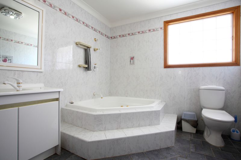 Cost of Bathtub Installation in Holmen, WI